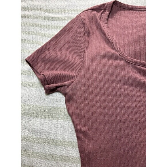 Selfie Scoop Short Sleeve Hook & Eye Rib-Knit Crop Top Juniors Medium Pink Mauve - Picture 4 of 11
